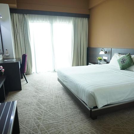 Swan Garden Hotel Malacca Екстериор снимка
