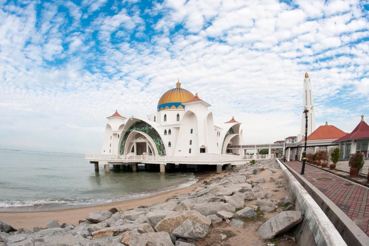 Swan Garden Hotel Malacca Екстериор снимка