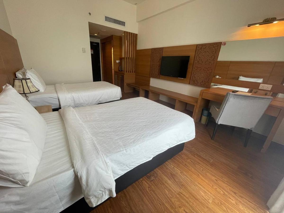 Swan Garden Hotel Malacca Екстериор снимка