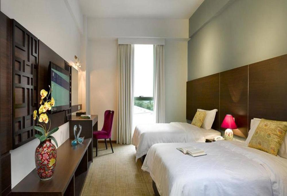 Swan Garden Hotel Malacca Екстериор снимка